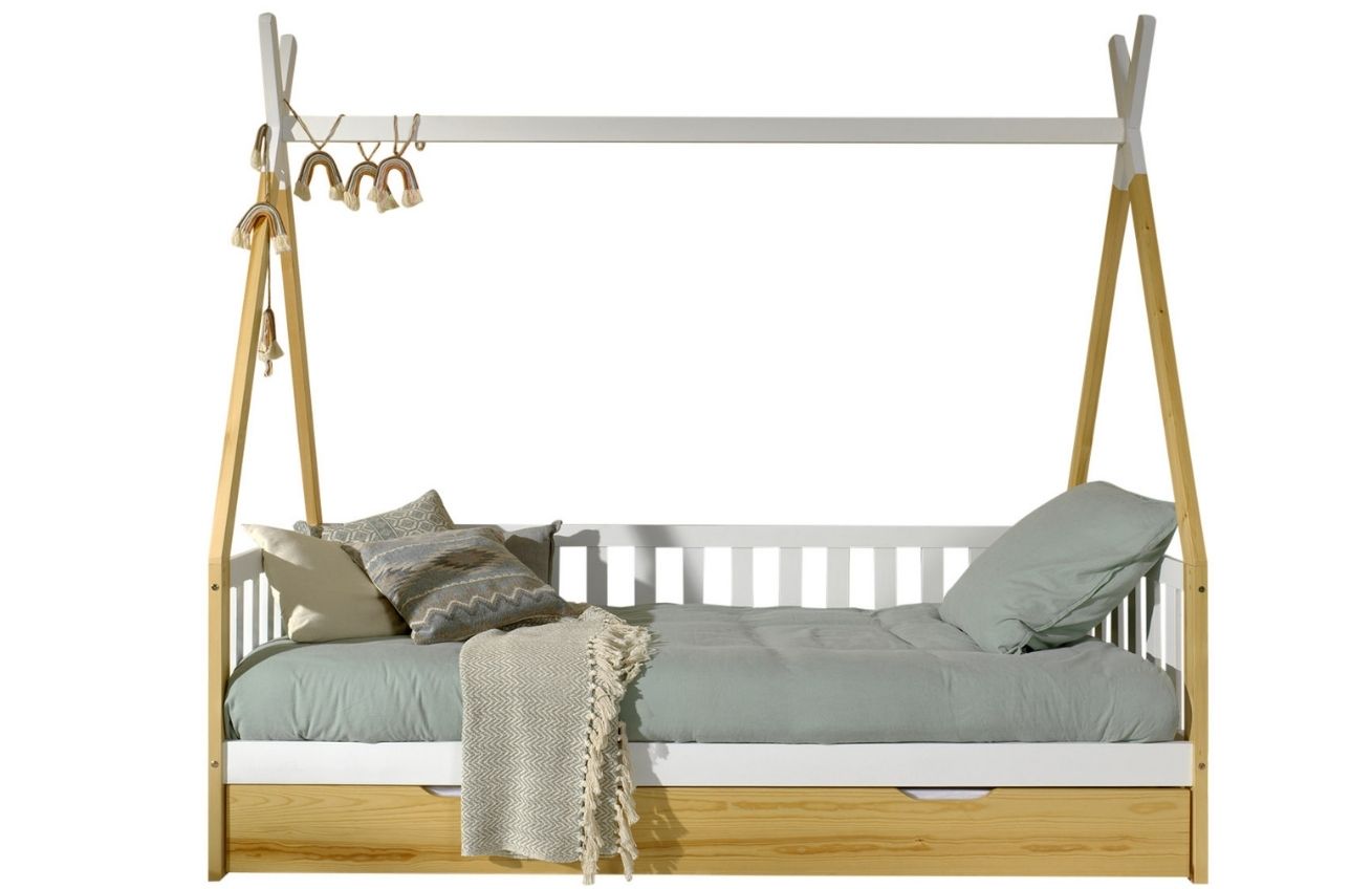 Bílá borovicová postel Vipack Tipi 90 x 200 cm se zábranami a přírodní zásuvkou